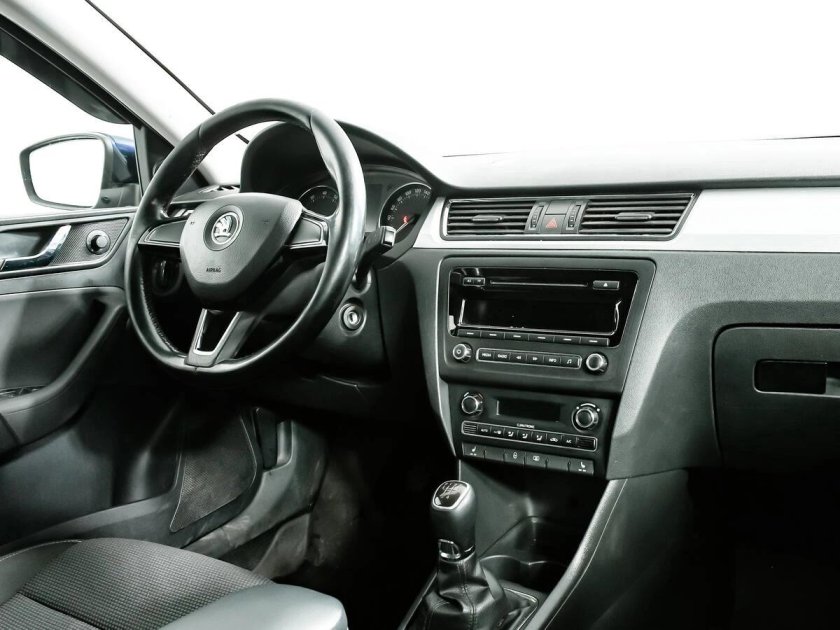 Skoda rapid 2015 салон