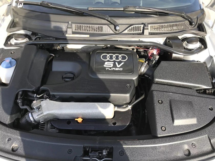 Подкапотное пространство Ауди ТТ 8n