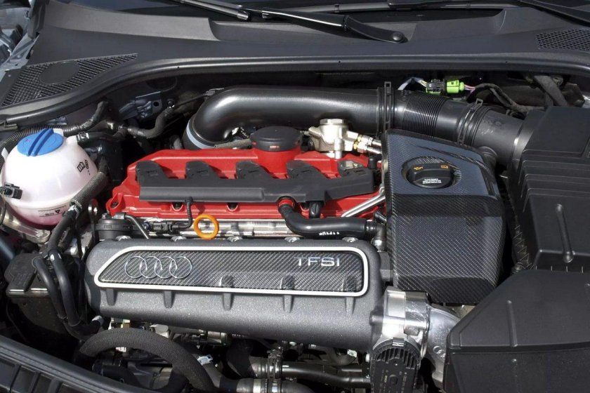 Audi TT RS подкапотка