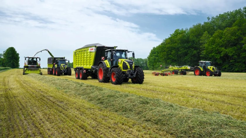 Кормоуборочный комбайн claas