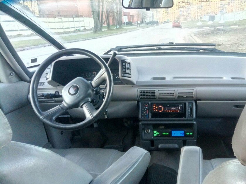 Chevrolet Lumina APV 1990 салон
