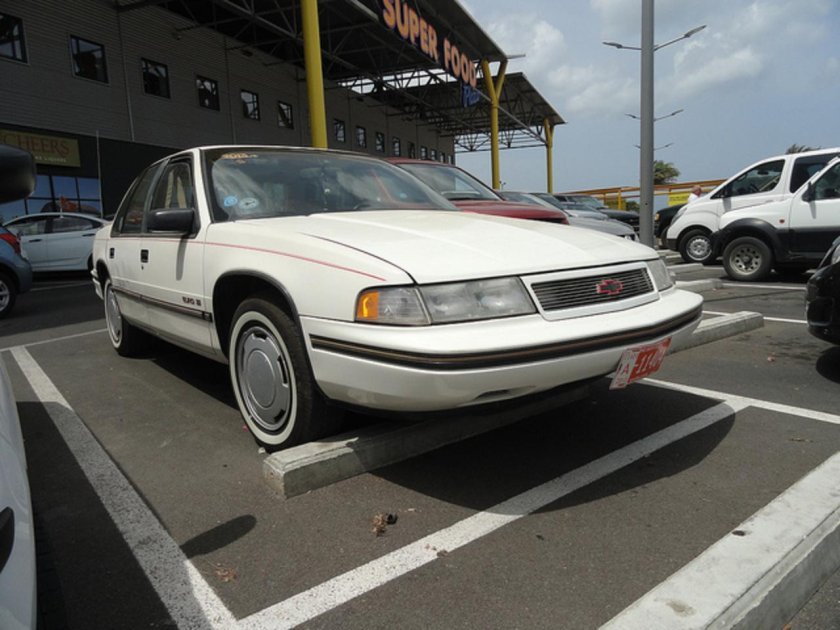 Chevrolet lumina 1990 седан