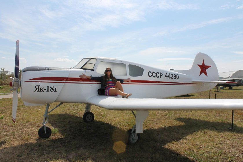 Самолёт як-18т