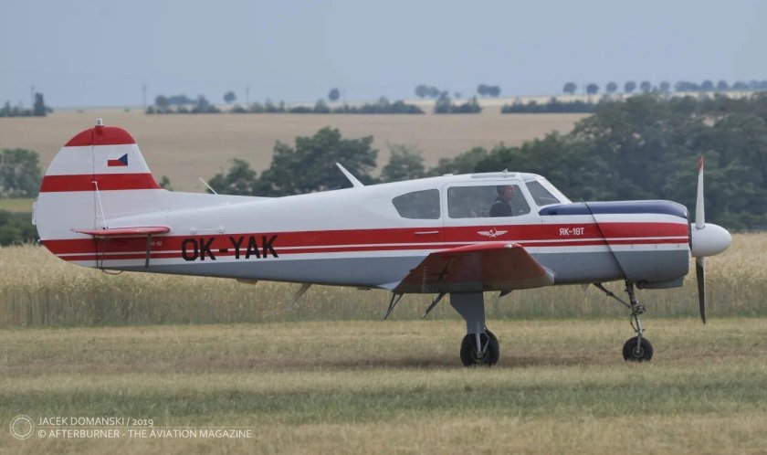 Самолёт як-18т