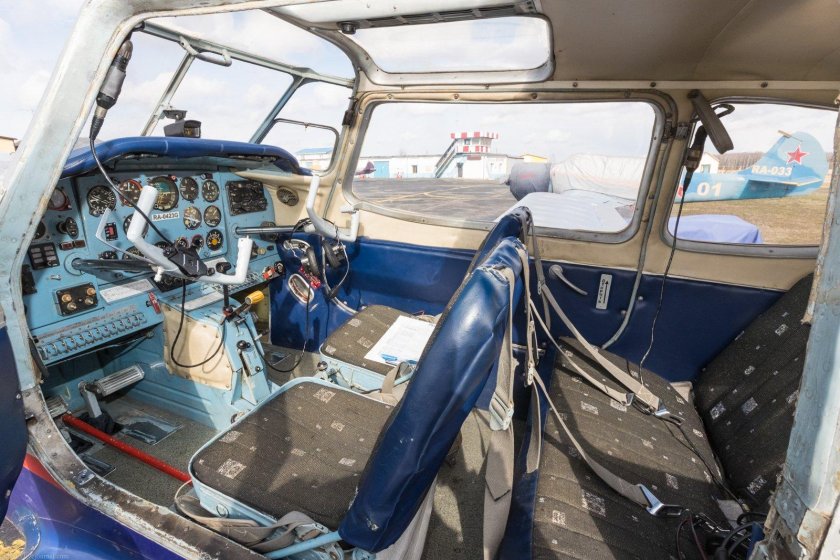 Як-18т кабина