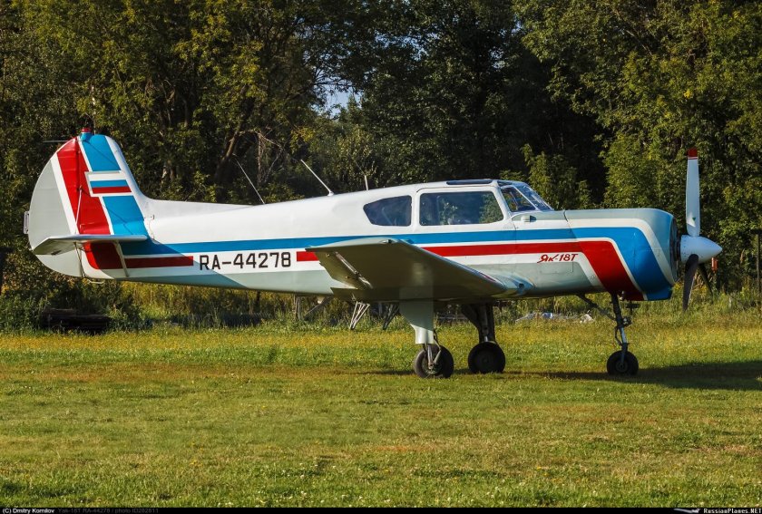 Самолёт як-18т