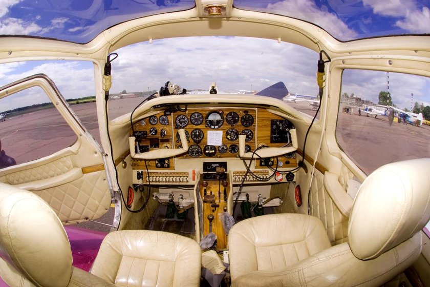 Як-18т кабина