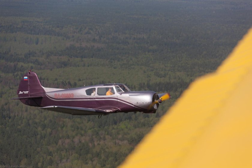 Як-18т салон