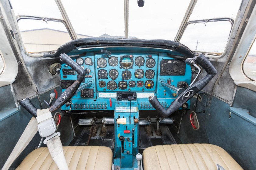 Як 18 кабина