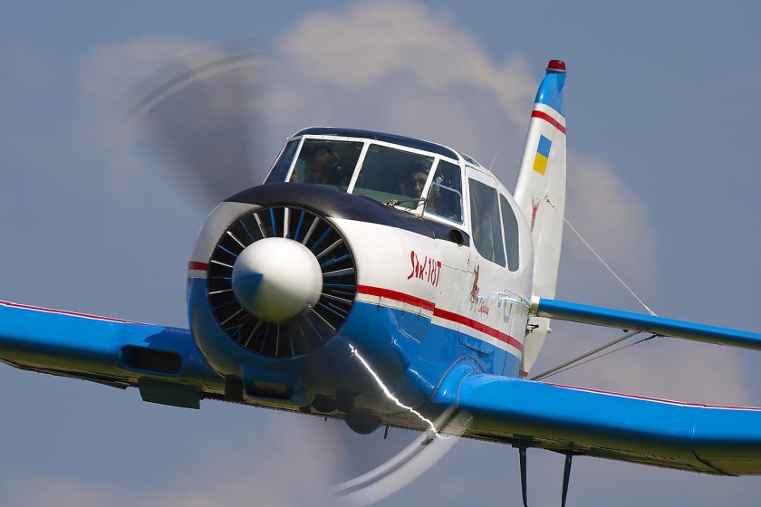 Самолёт як-18т