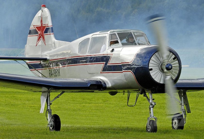 Самолёт як-18т