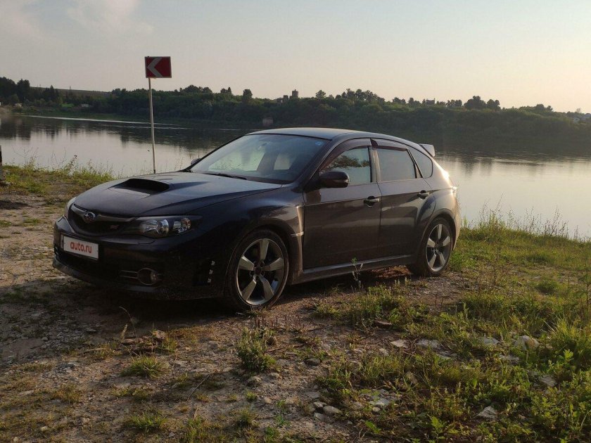 Субару серая