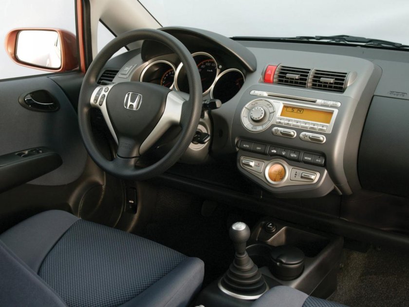 Honda Jazz 2005 салон