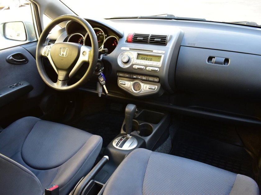 Honda jazz 2005 салон