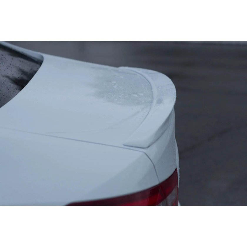 Лип спойлер Лада Веста