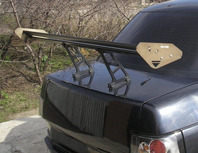 Спойлер универсальный на ГАЗ 3110