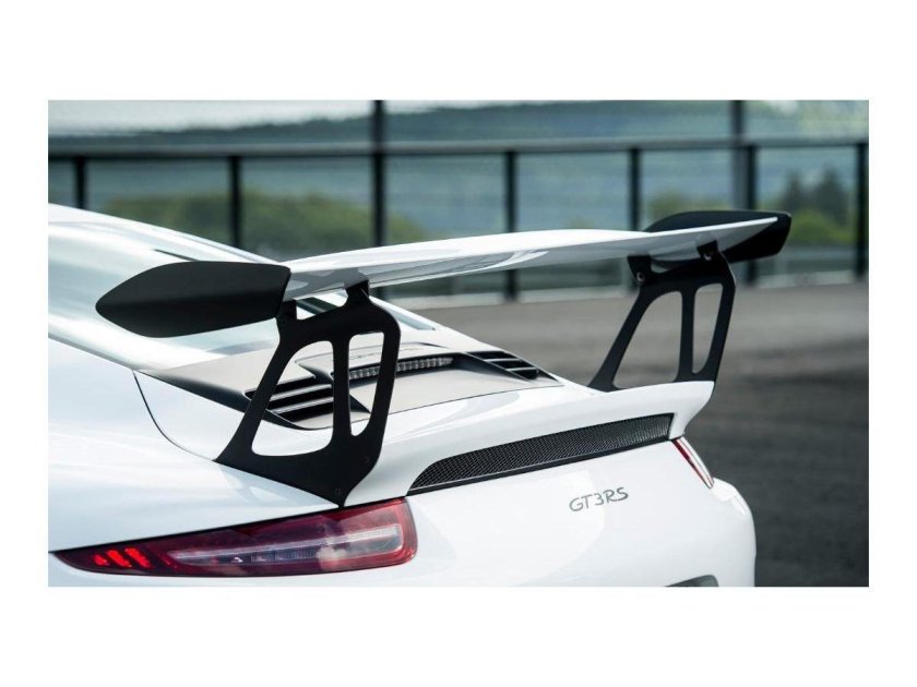 Порше 911 со спойлером