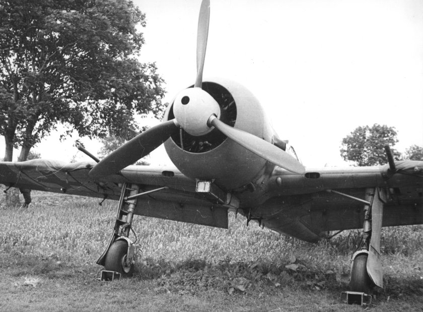 Iar 80 самолет