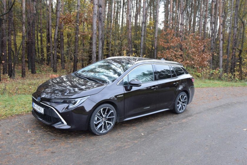 Тойота Авенсис гибрид