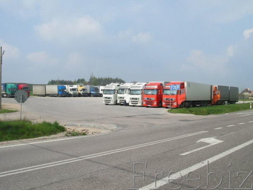 Стоянка грузовиков