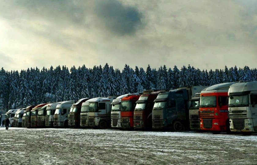 Стоянка грузовиков