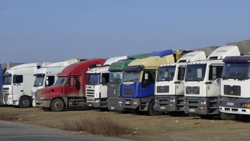 Стоянка грузовиков