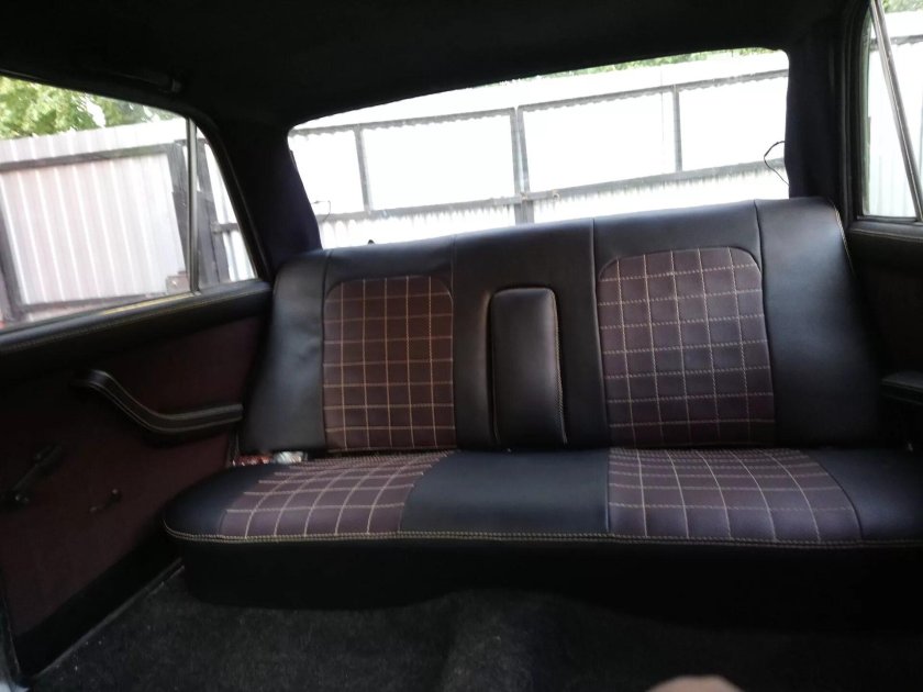 Лада 2106 салон сзади