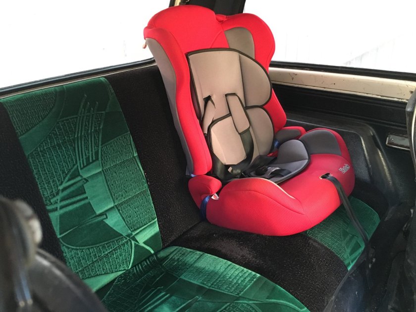 ВАЗ 2121 детское кресло