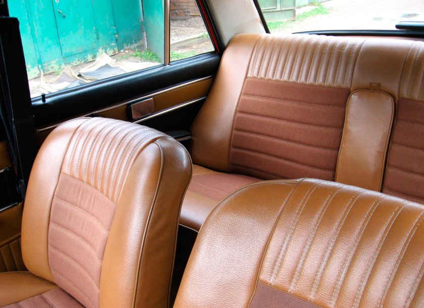 ВАЗ 2103 салон