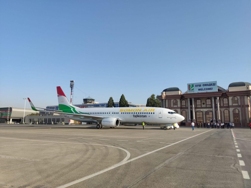 Сомон Эйр 737-800