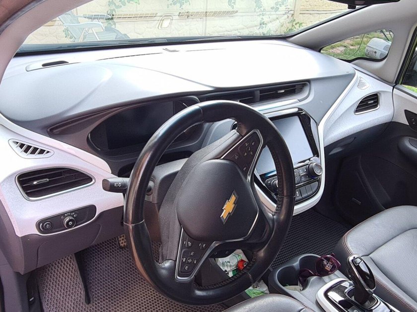 Серый шевроле