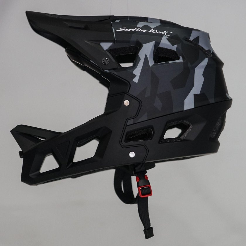 Защитный шлем для мотокросса