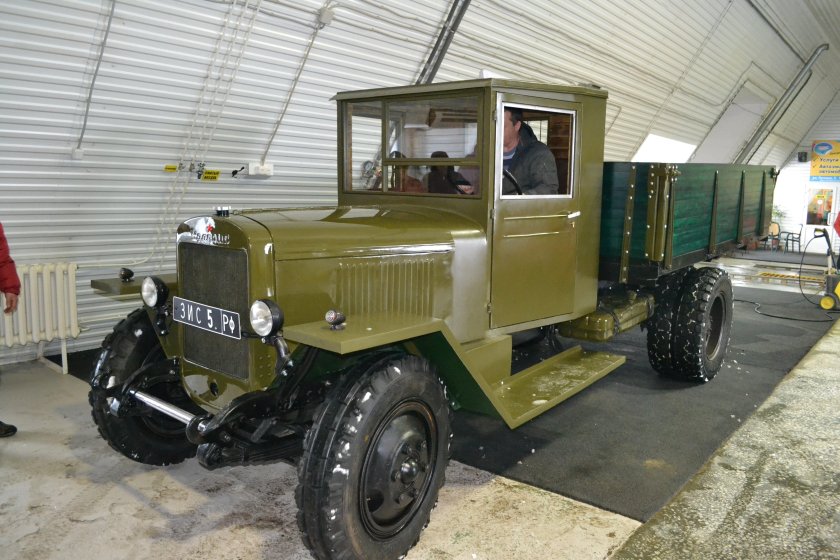 Полуторка и ЗИС 5