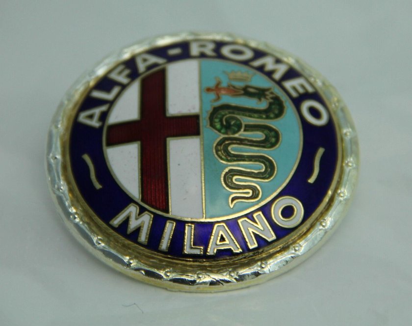 Альфа Ромео эмблема