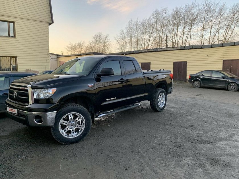 Тойота тундра 2010 года