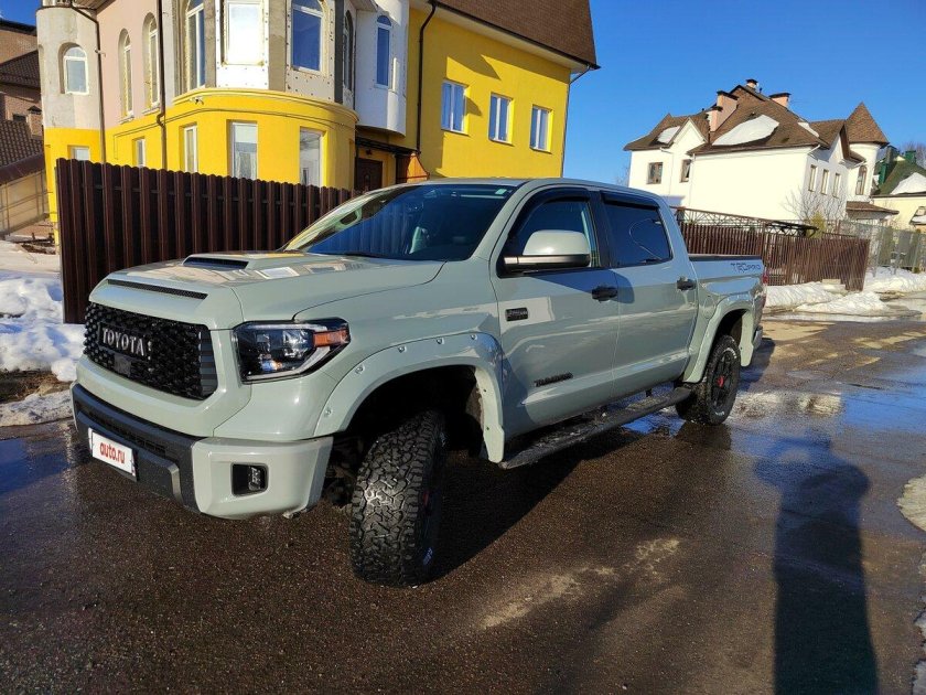 Тойота тундра 2011 год платинум комплектации