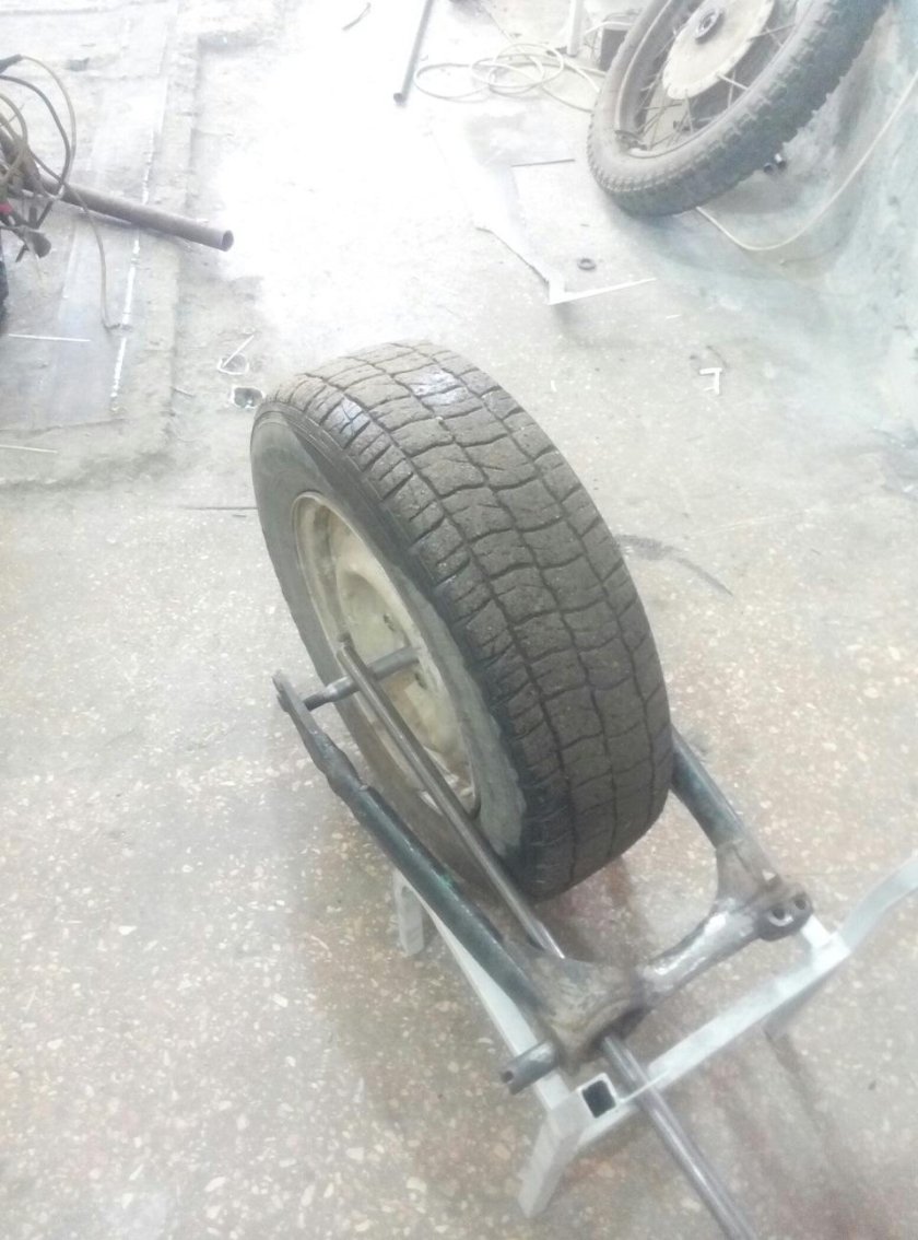 Широкое колесо на мотоцикл Урал