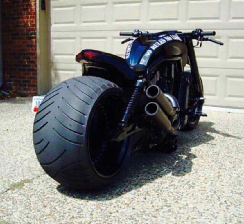 Мотоцикл с широким задним колесом