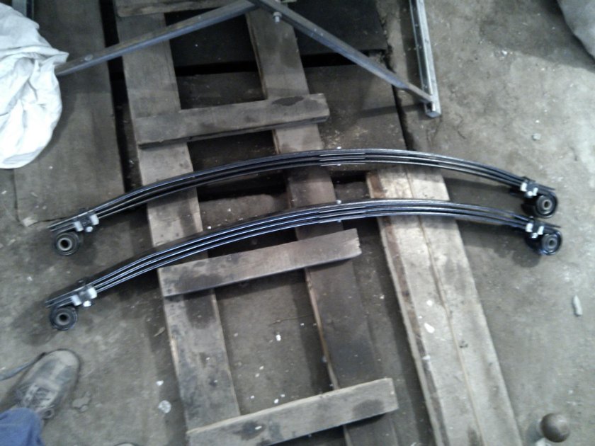 УАЗ Патриот 2006 задние рессоры