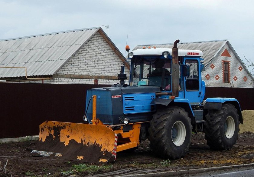 Трактор ХТЗ-17221