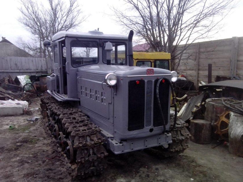 Трактор ХТЗ гусеничный т-74
