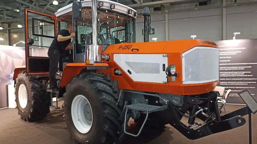 Трактор Ярославец