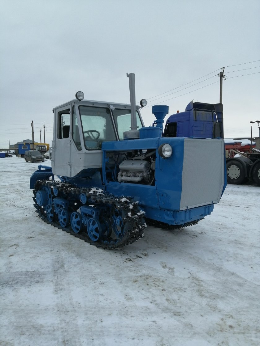 ХТЗ Т-150 гусеничный