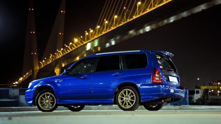 Subaru Forester sg5 синий