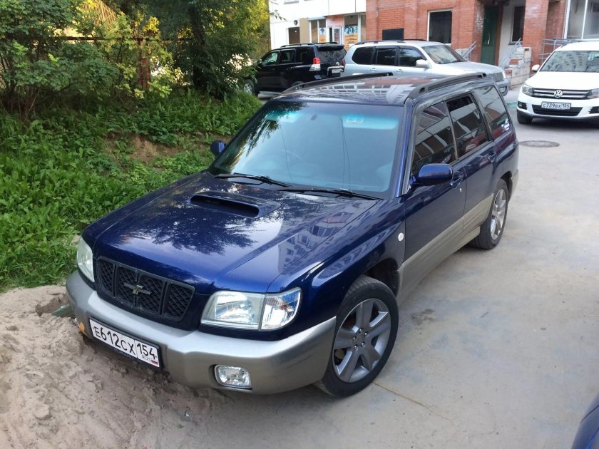 Subaru Forester sf5 синий