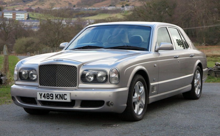 Бентли Арнаж 2001