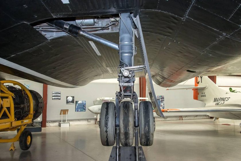 SR-71 ниши шасси