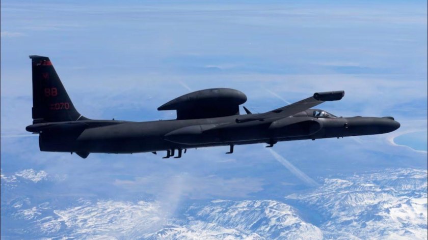 Американский самолет разведчик