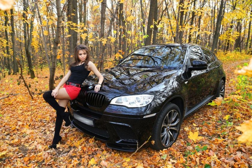 BMW x6 в лесу