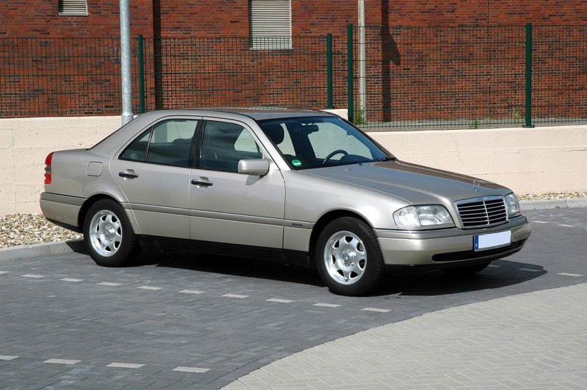 Mercedes Benz c class w202